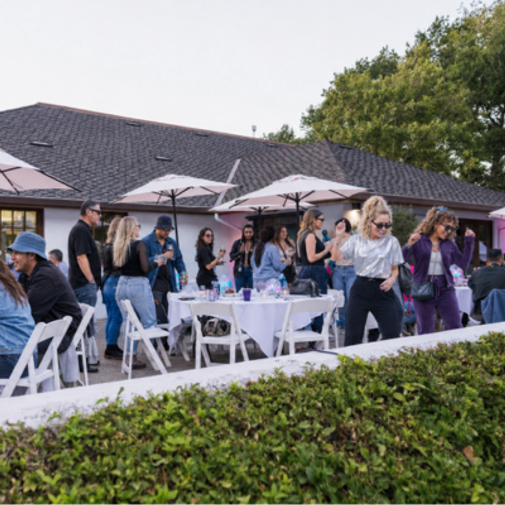 90s Dance Party – 10/9 Veranda Patio Table